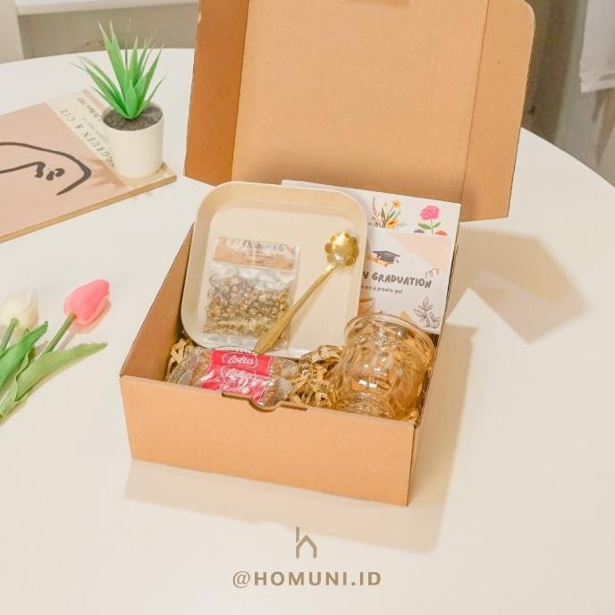 

Hampers Set Gelas Teh Gift Box/Bingkisan Kado Hadiah Ultah Wedding
