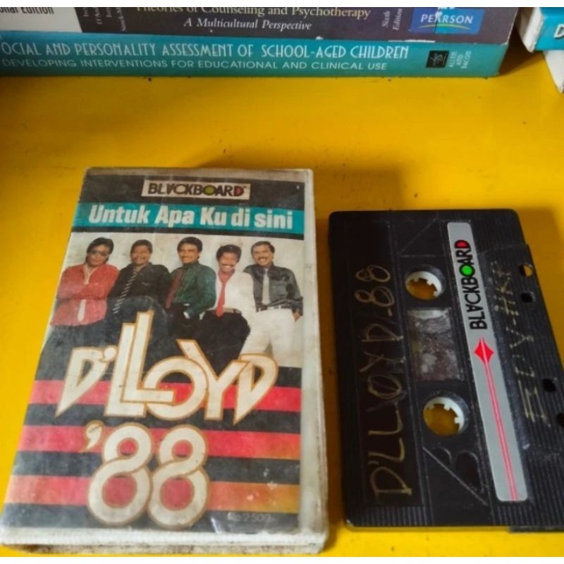 KASET PITA 409- UNTUK APA KU DI SINI- D'LLOYD '88