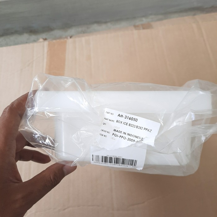 Wadah Penampung Batu Es Ice Box Kulkas Panasonic Original