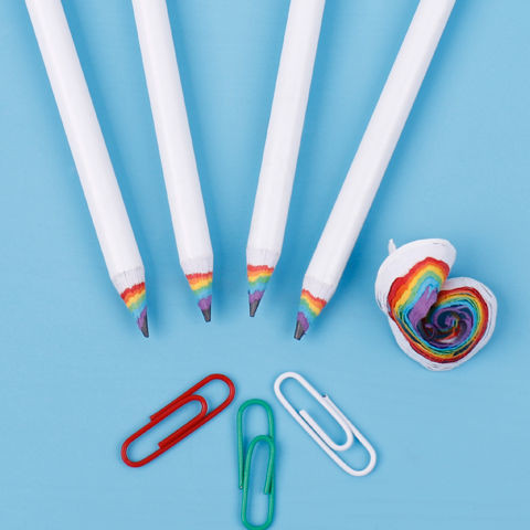 

Pensil Pelangi Dibungkus dengan Kertas Perlengkapan Kantor Kelas Satu Sekolah DasarHB