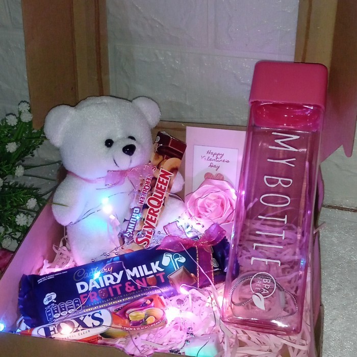 

Hampers Valentine Gift Kado Hadiah Valentine Candy Choco Teddy Bear