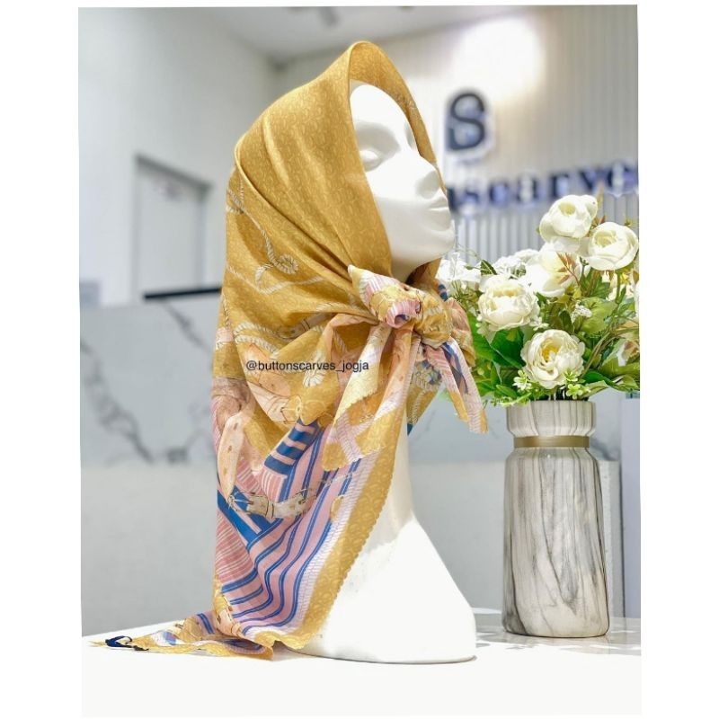 Buttonscarves x Diana Dsaks The chain 2 ( Preloved )