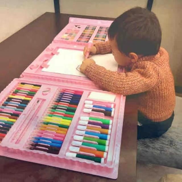 

Set Alat Gambar Anak Crayon Gambar Pensil Warna Anak 208 Buah Art Set