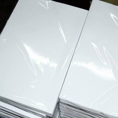 

Kertas Foto Glossy 120 Gram Isi 100 Lembar Ukuran A4