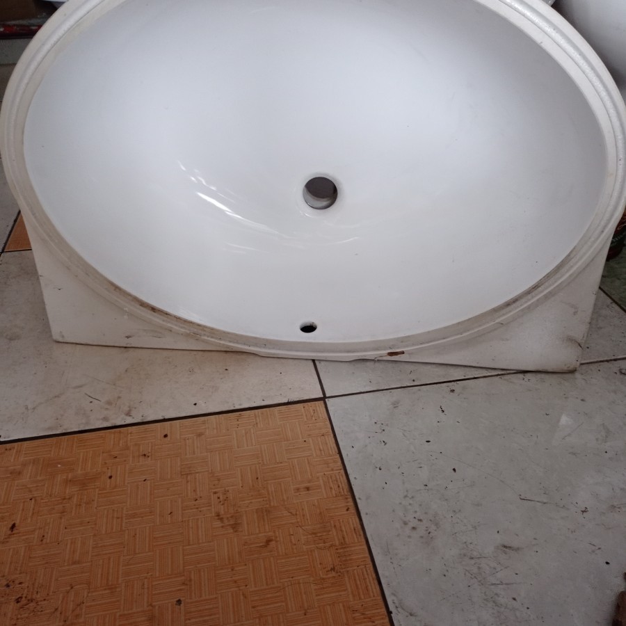 wastafel TOTO LW549j tempat cuci tangan