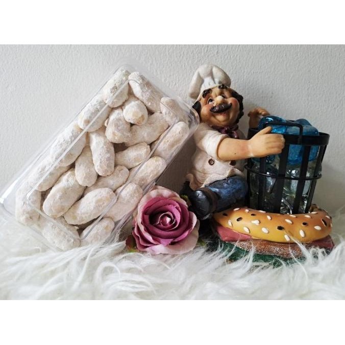 

Kue kering Nastar / Keju / Putri salju / Coklat mede / Sagu keju 350gr