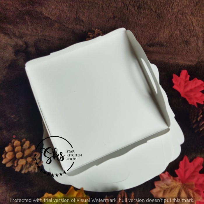 

Alas Kue Type Tray Bahan White Uk 18 - 10 Pcs