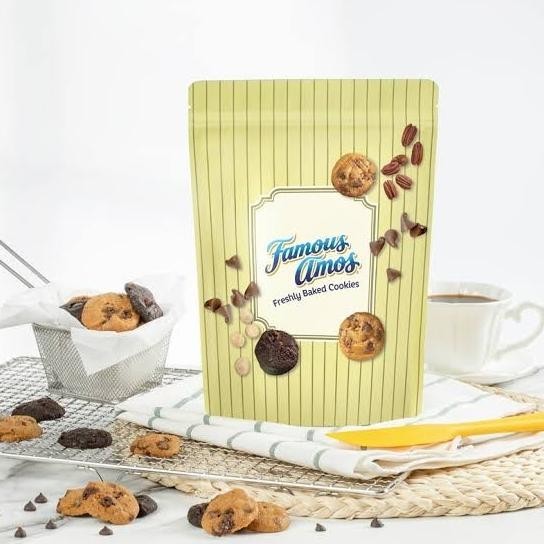 

FAMOUS AMOS Freshly Baked Cookies Bags TK