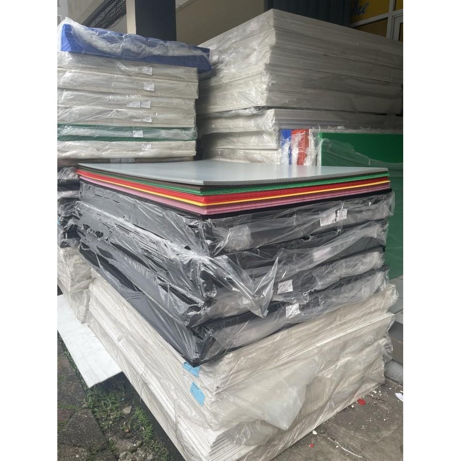 

Infraboard / Impraboard Putih 100X50 Tebal 5Mm 021