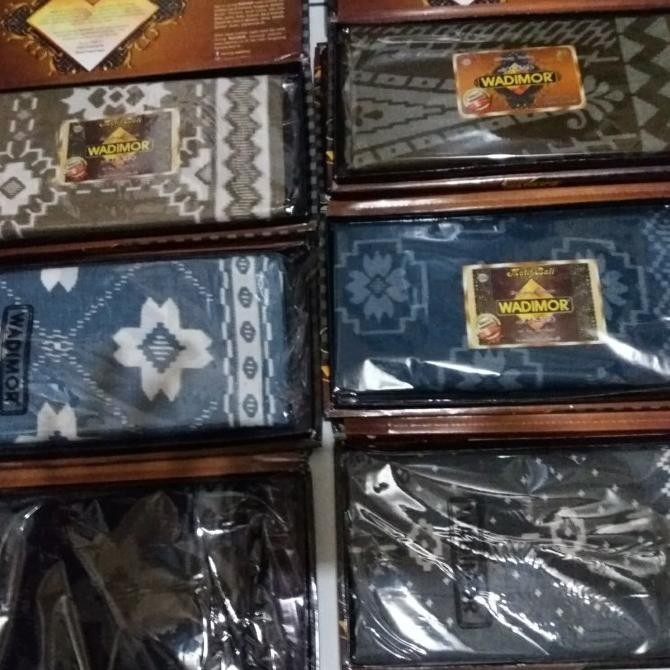 Kain sarung WADIMOR motif bali // Sarung tenun dewasa