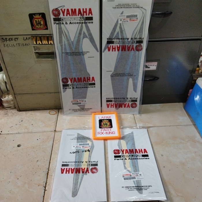 STICKER STRIPING LIS TANGKI BOX RX KING BIRU 2005 ORIGINAL