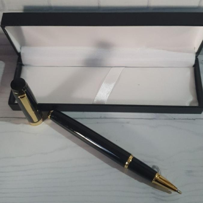 

Pulpen Promosi Metal Roller Ball F1 Hitam Glossy Klip Emas Free Grafir GJS