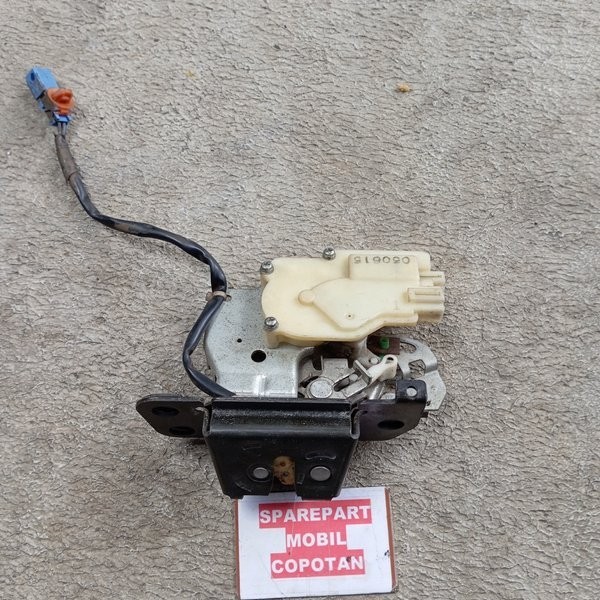Door Lock Doorlock Plus Actuator Pintu Bagasi Honda Jazz Gd3 Atau Stream Asli Original Copotan