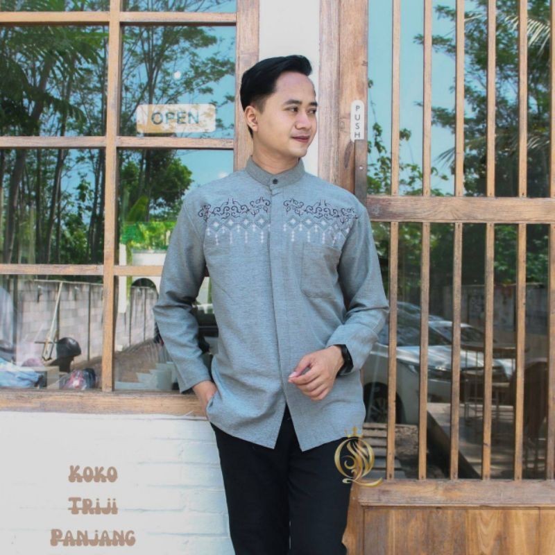 ATASAN BAJU MUSLIM PRIA COWOK BAJU KOKO TRIJI LENGAN PANJANG M L XL BORDIR KOMPUTER SAKU KANCING ABU