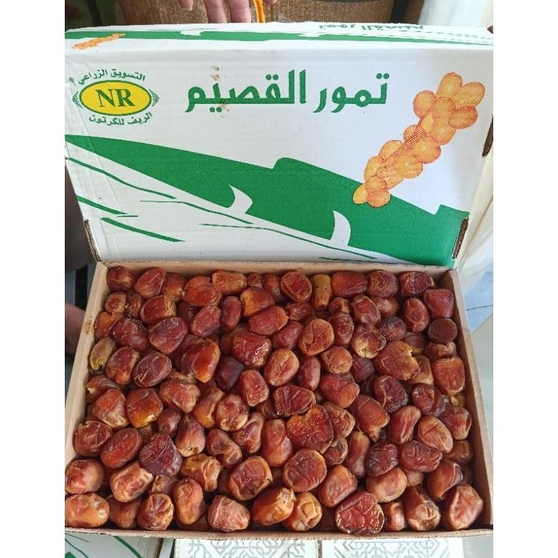 

Tersedia Promo!! Kurma Sukari 3Kg Fresh Stok / Sukari Al Qosim / Kurma Raja