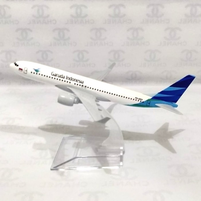 Pesawat Diecast Niatur Garuda Indonesia Airbus A330