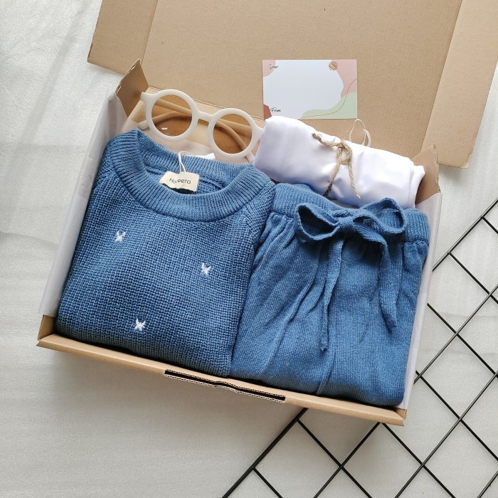 

Hampers / Kado Hadiah Anak Perempuan 1 2 3 4 5 6 Tahun By Hazeera