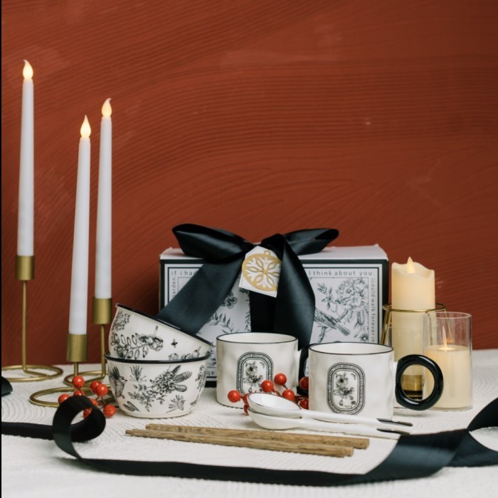 

Christmas Hampers / Gift Natal / Set Piring Natal Medium