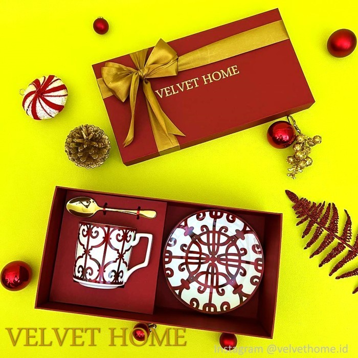 

Hampers Mug Piring Gift Kado Parcel Natal Lebaran Imlek Ulang Tahun