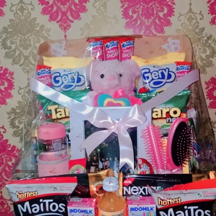 

Hampers Box Ulang Tahun Cewek