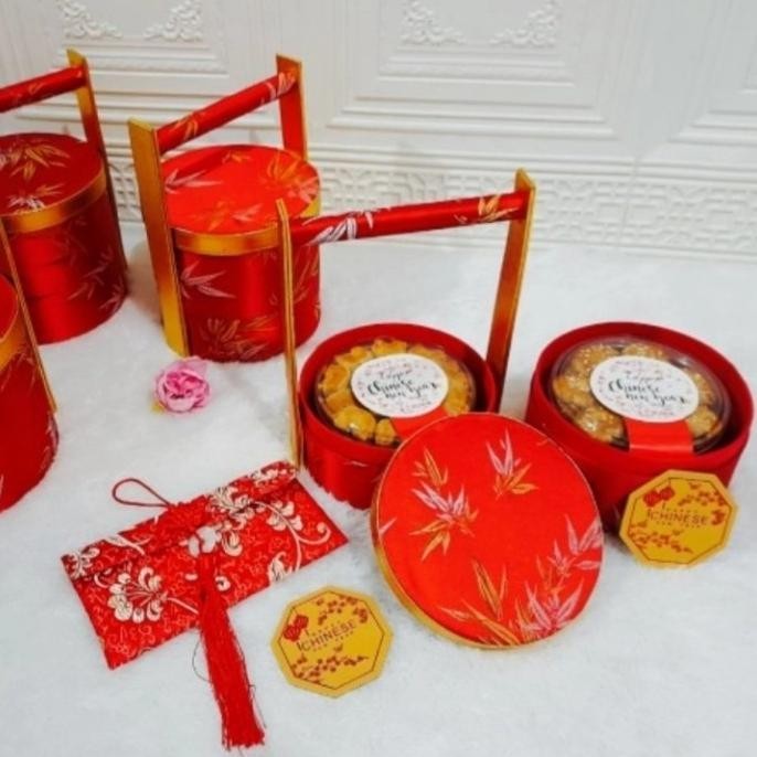 

HAMPERS KUE KERING IMLEK | NATAL | LEBARAN | NASTAR | KASTENGEL