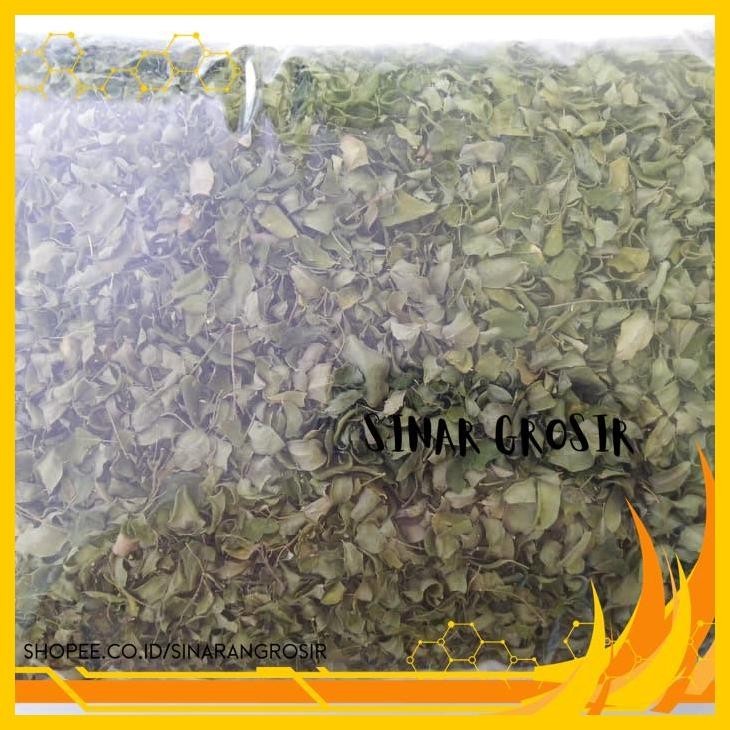 

DAUN KELOR KERING 500GR KUALITAS BAGUS WARNA HIJAU BERKUALIAS