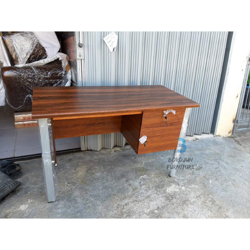 Meja Tulis/Meja Kantor/MT Onyx by Olympic