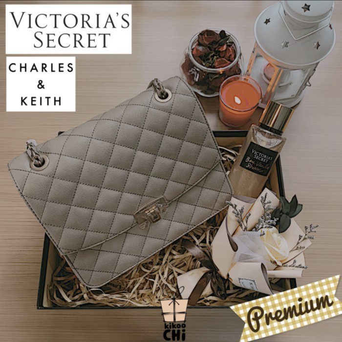 

Ready Kikoochi Premium - Hadiah Kado Ulang Tahun Tas Wanita Branded CK Istri