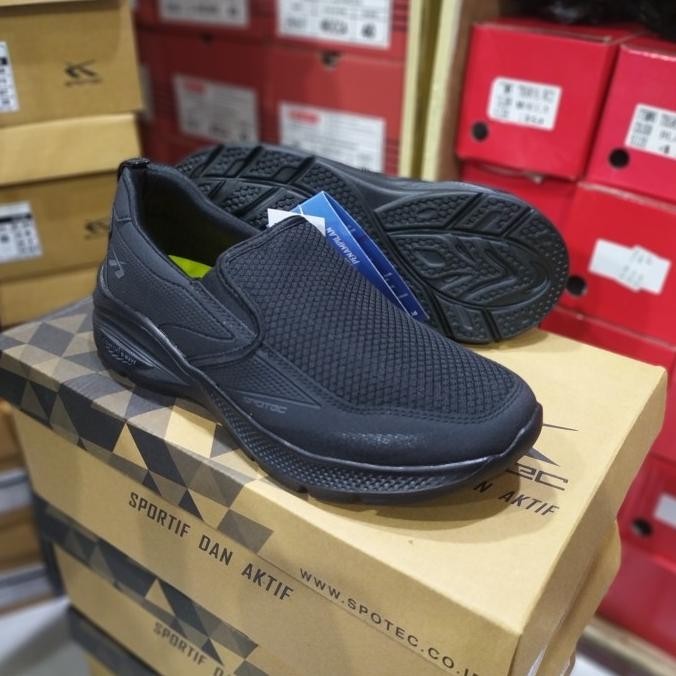 Sepatu Slip On Pria Spotec Hitam Polos Terbaru Osky 39/46 Ruhmacil