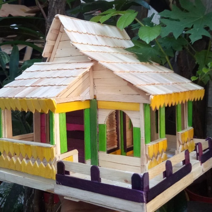 Koleksi Miniatur Rumah Adat Betawi
