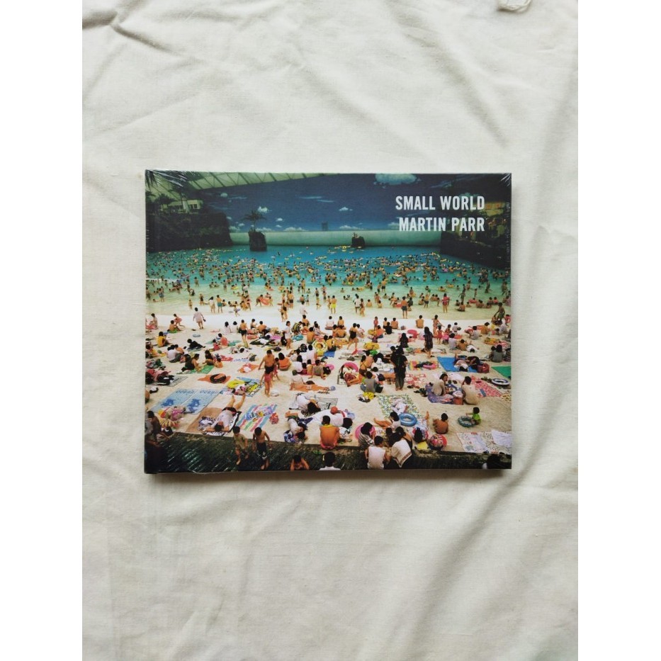 

Martin Parr - Small World, Buku Foto Photobook