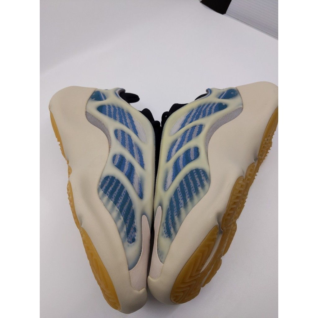 adidas Yeezy 700 V3 Kyanite - US 7