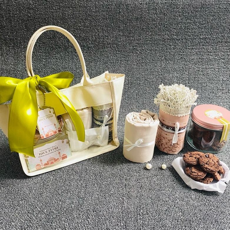 

CR - HAMPERS RAMADHAN & IDUL FITRI BANGGA PROJECT Hampers lebaran ekonomis premium parcel lebaran eid hampers cookies kue kering lebaran jilbab sajadah travel hampers lebaran unik mewah murah premium TERLARIS