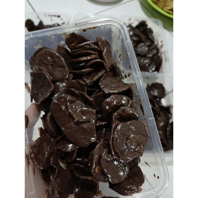 

kripik pisang lumer varian rasa coklat, strawberry dll, kripik pisang YANANA 150gr