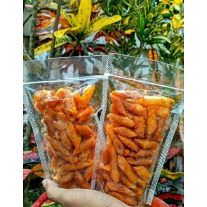 

keripik kulit lumpia kemasan pouch pedas gurih dan kriuk Cahyani's Snacks