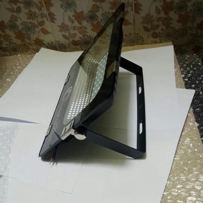 Lampu Tembak Sorot Penerangan Rumah Taman 100 Watt