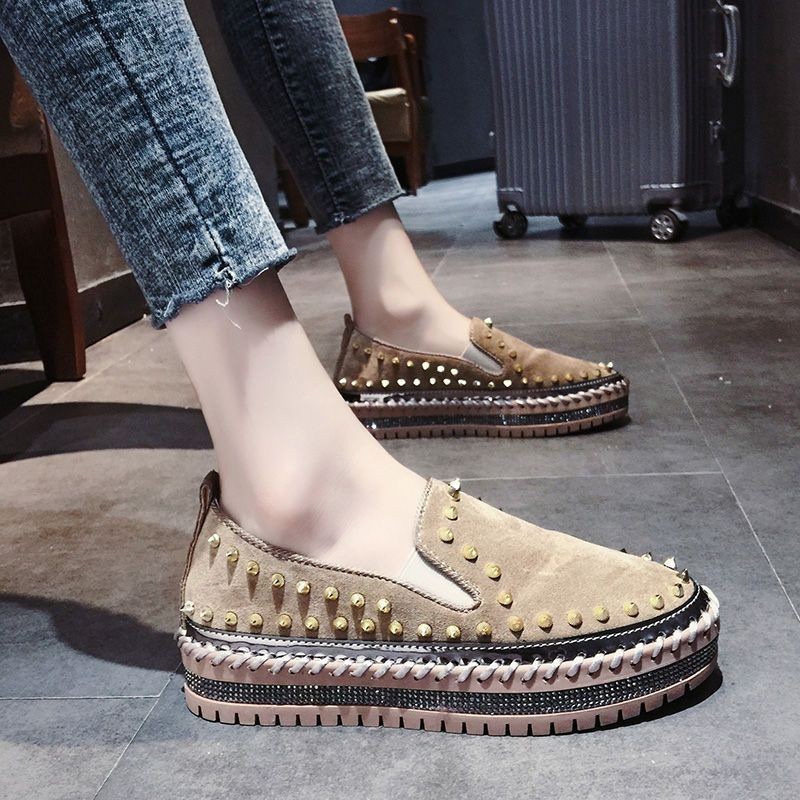 Platform Datar Sepatu Wanita dengan Paku Keling Berlian Imitasi Fashion Baru Wanita Sepatu