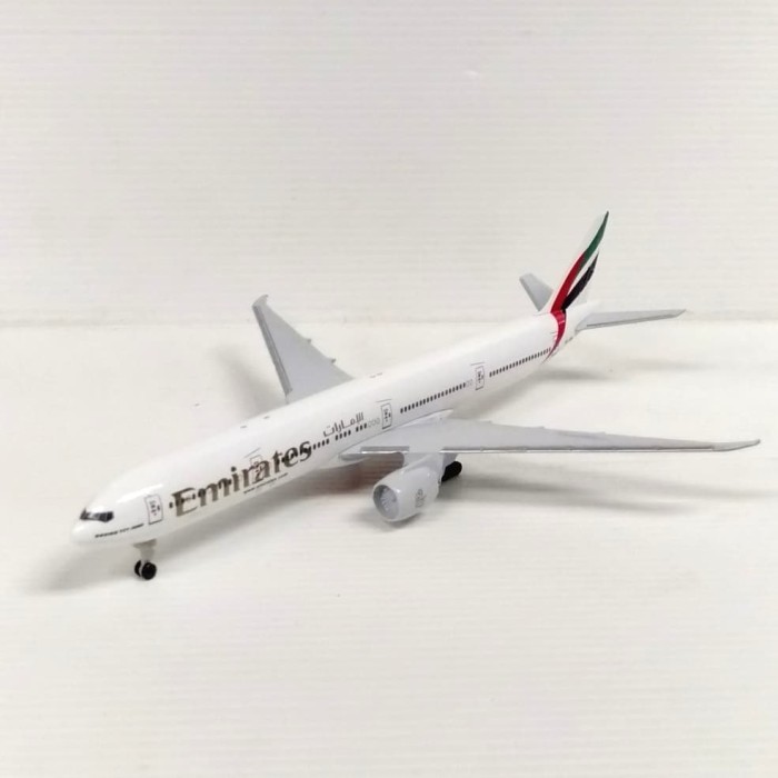 PESAWAT DIECAST MINIATUR EMIRATES AIRLINES BOEING 777-300ER