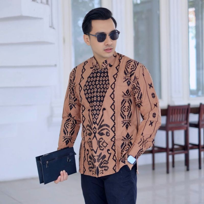 Kemeja hem koko batik pria lengan panjang furing badan Coklat Susu