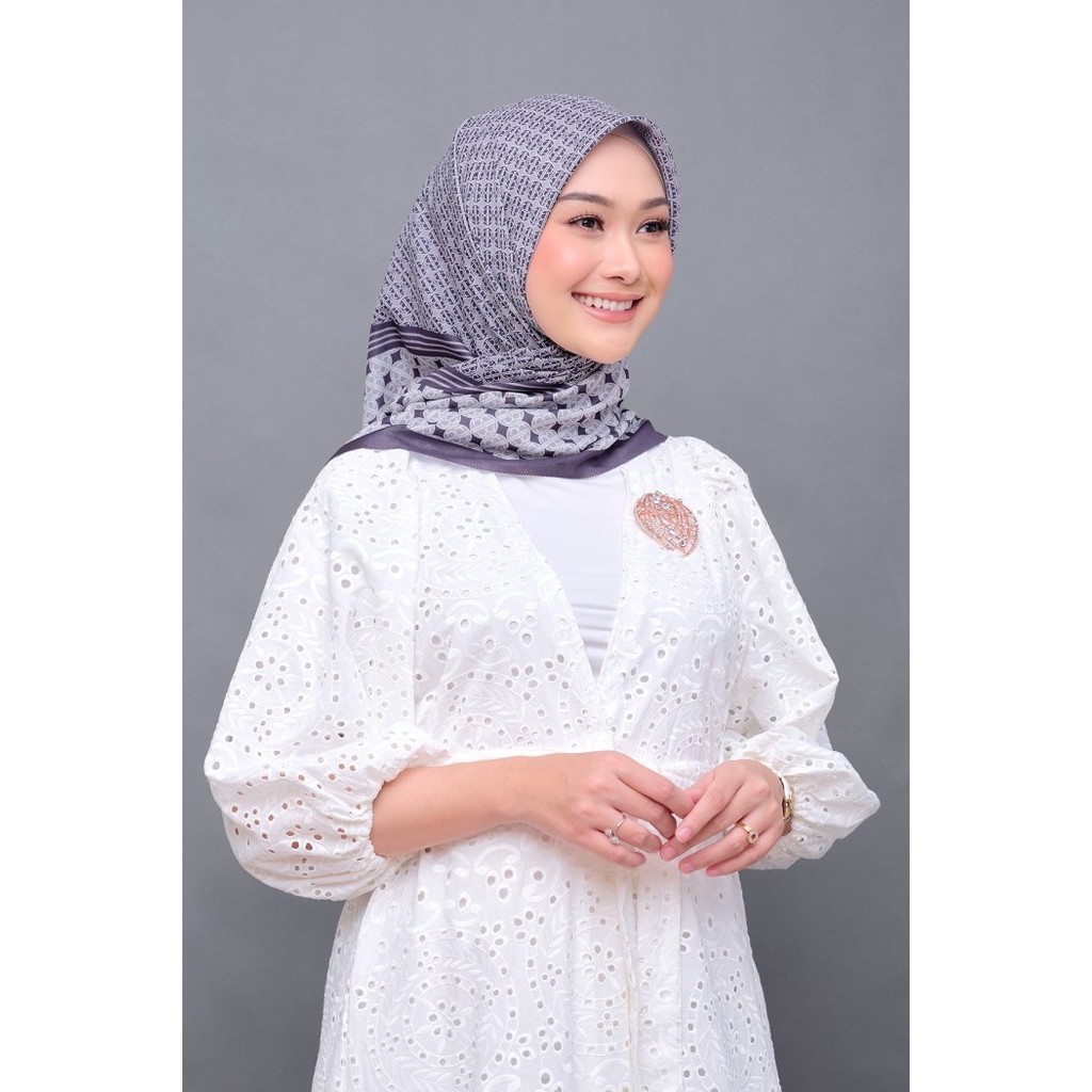 Nada Puspita - Monogram - Blackcurrant