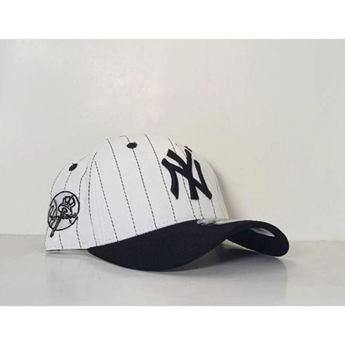 Diskon Murah  Topi Pria Distro Baseball Warna Putih Visor Hitam / Topi Distro
