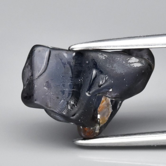 ------] Sapphire Rough Purple Blue Unheated Natural 2.64 ct URS00110