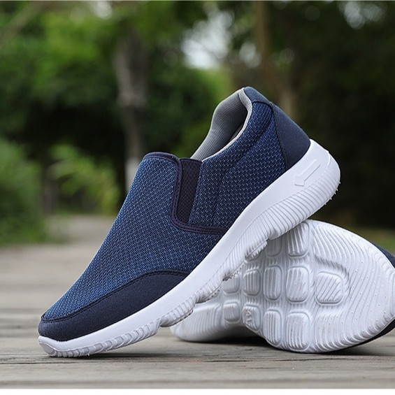 Sepatu Casual Pria Slip On Sneakers Tanpa Tali Pria