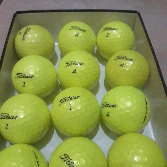 BOLA GOLF TITLEIST AVX