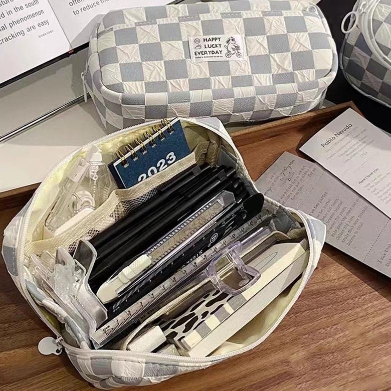 

TEMPAT PENSIL KOTAK-KOTAK KRIM KAPASITAS BESAR COD