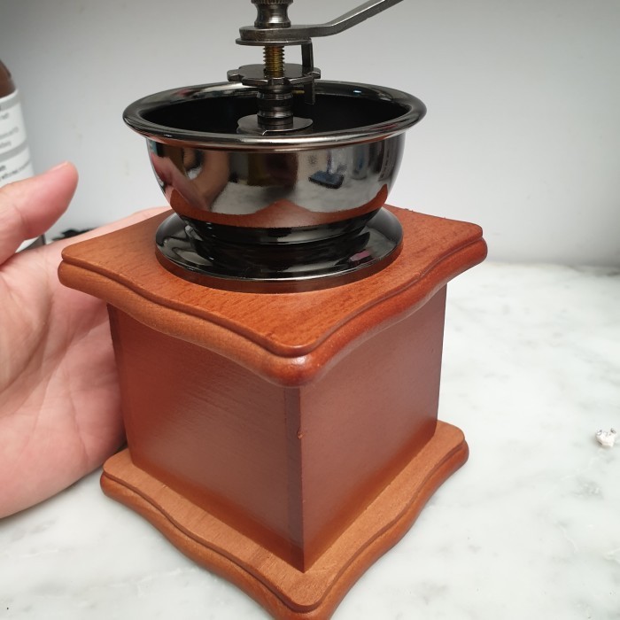 Alat Penggiling Kopi Manual Coffee Grinder Jadul Pajangan