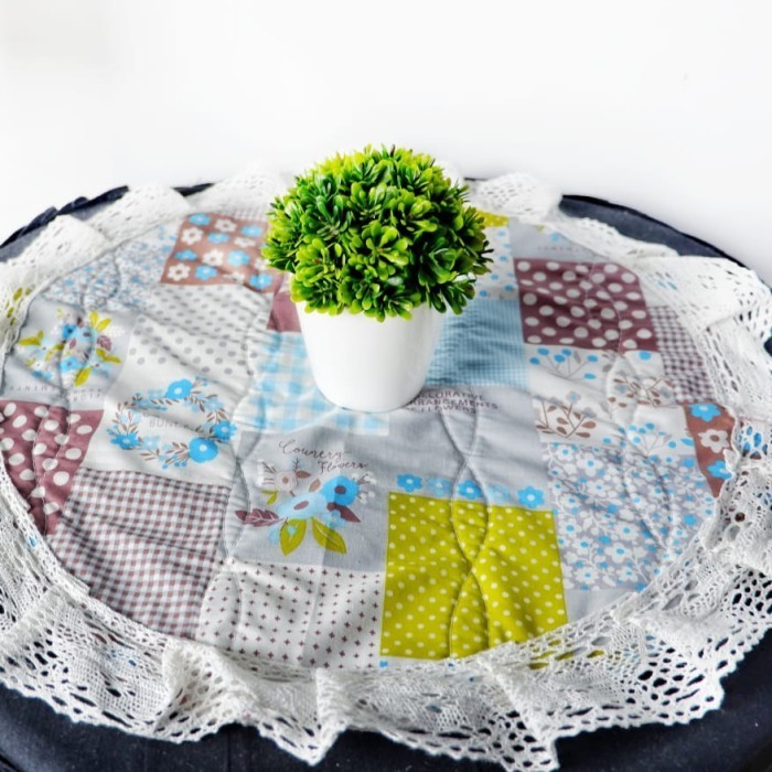 Taplak Meja Tamu Bulat Renda