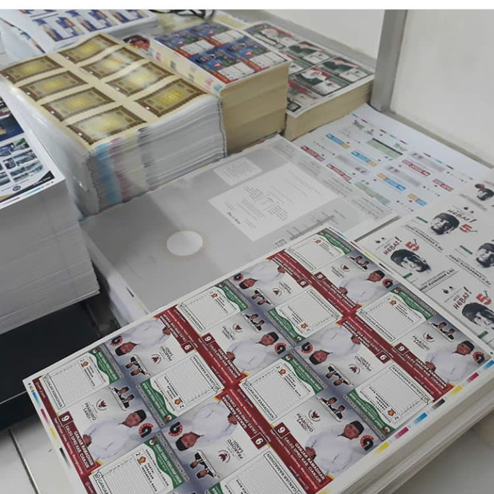 

cetak brosur flayer 1 hari jadi