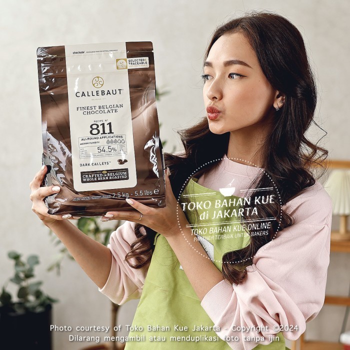 

Ready Callebaut Dark 811NV 54,5% 2,5kg Cokelat 811 NV Couverture Chocolate