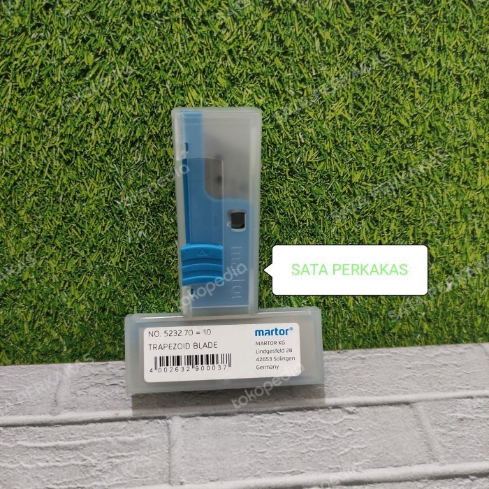 

Refill Cutter Trapezoid Blade No.5232.70, 1Box (10 Pcs) Martor Germany